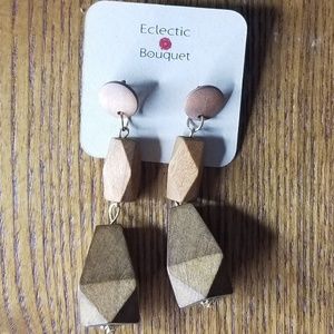 MEDIUM BROWN WOODGEOMETRIC EARRINGS